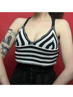 Streetwear society / Black and white crochet crop 🖤🤍
